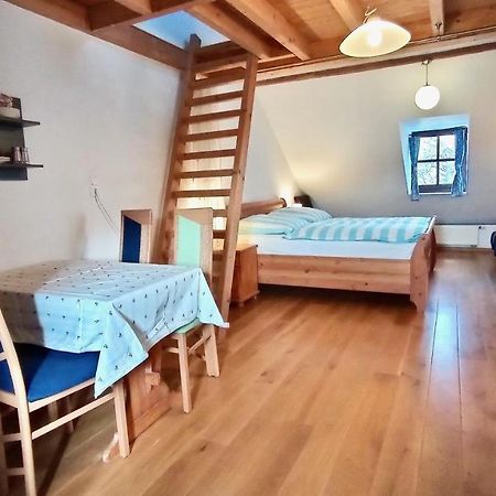 Ferienappartement Rondine Bekond Buitenkant foto