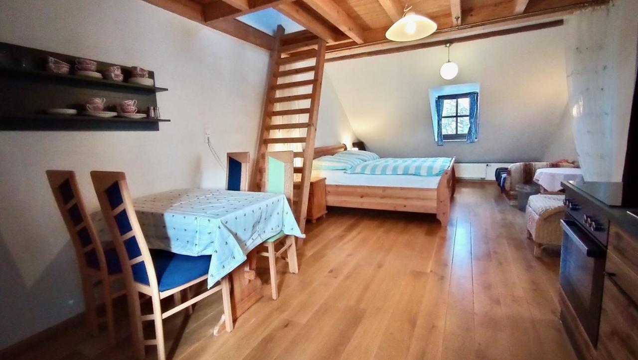 Ferienappartement Rondine Bekond Buitenkant foto